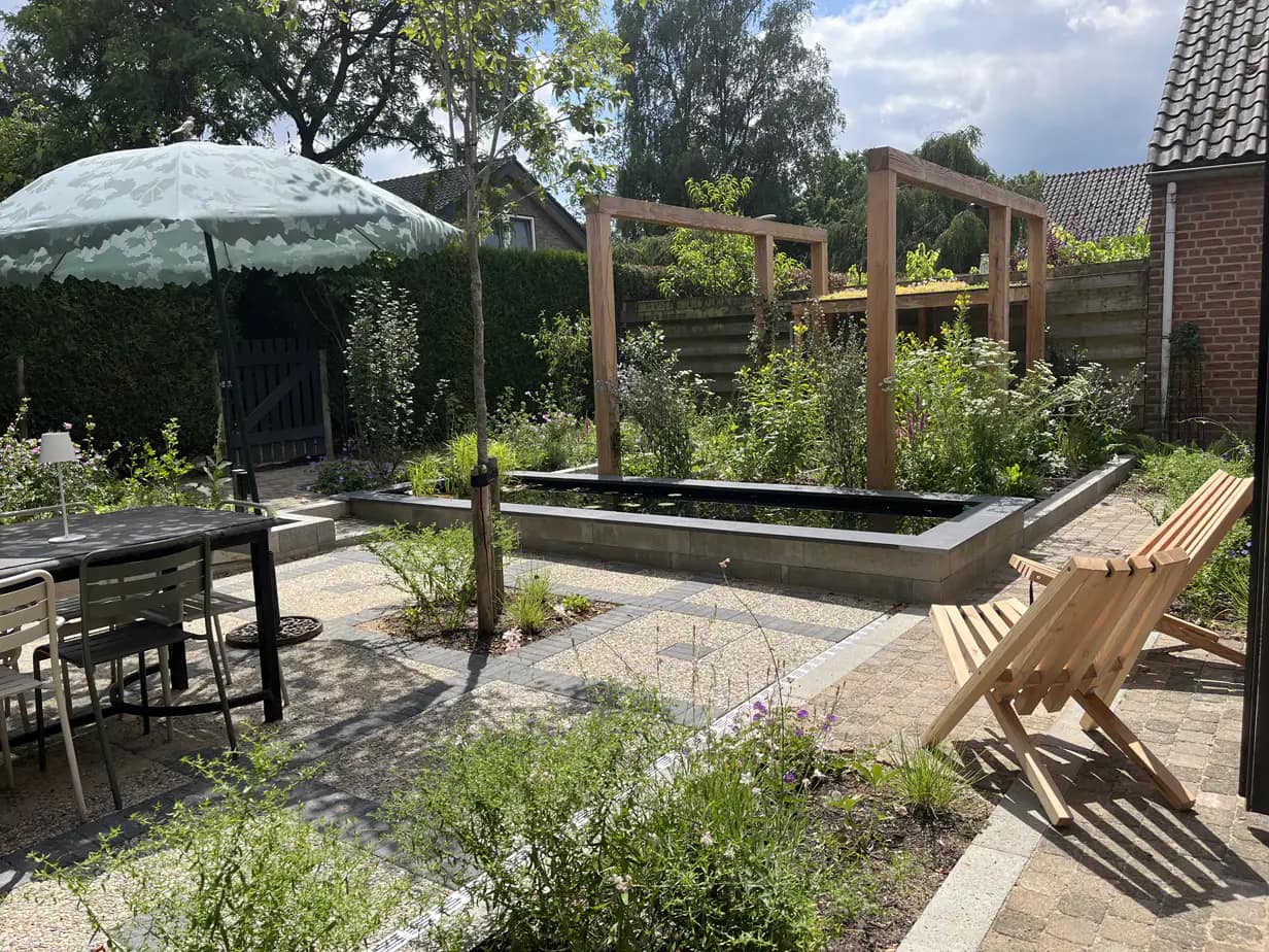 Inheems – stadstuinontwerp (vijvertuin) in Molenhoek | Het Buitenland Tuin en Landschap (tuinontwerp Nijmegen, tuinarchitect Nijmegen) Inheems
